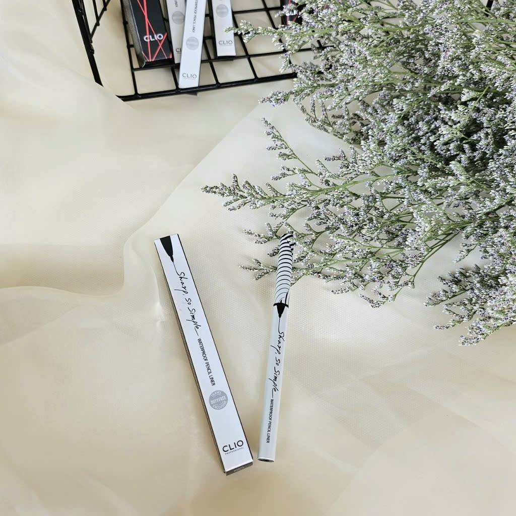 Chì Kẻ Mắt Clio Sharp So Simple Waterproof Pencil Liner 0,14g