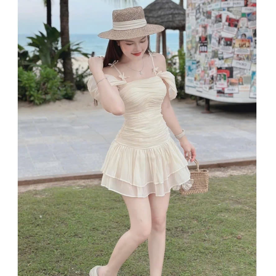 Váy Trễ Vai Phối 2 Dây Đính Nơ Cúp Ngực Nhún Eo Dáng Ngắn Xòe 2 Tầng Kèm Quần Bảo Hộ | BigBuy360 - bigbuy360.vn