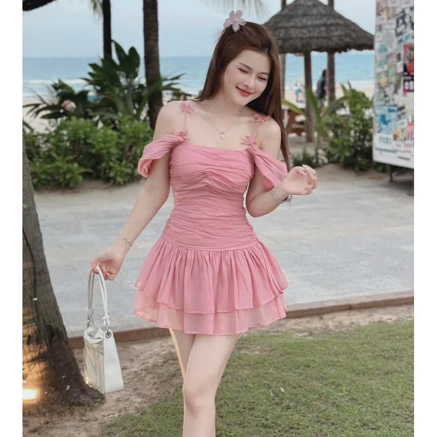Váy Trễ Vai Phối 2 Dây Đính Nơ Cúp Ngực Nhún Eo Dáng Ngắn Xòe 2 Tầng Kèm Quần Bảo Hộ | BigBuy360 - bigbuy360.vn