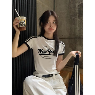 Áo Thun Babytee Basic Nữ Cổ Tròn Phối Viền In Hình Chữ New York Dáng Ôm Màu Trắng