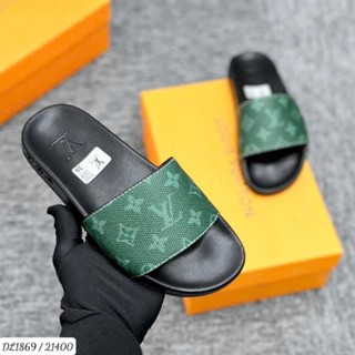 Dép LV Nam Quai Ngang Da Bò Cao Cấp - Dép Nam Boy Phố Họa Tiết Vân Chìm Đế Cao Su Đúc