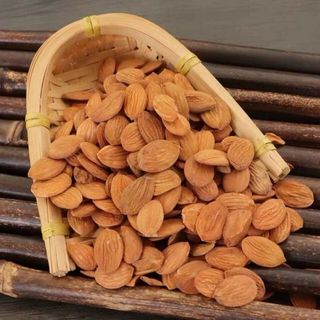 1 Kg Đào Nhân sấy khô nguyên chất.