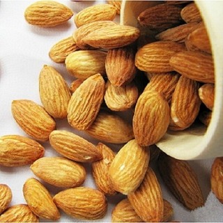 1 Kg Đào Nhân sấy khô nguyên chất.