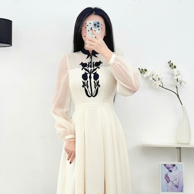 Đầm Nữ 𝐂𝐂𝐇𝐀𝐓 Dáng Xòe Ria Họa Tiết Trang Trí Chất Liệu Ren Cao Cấp 55VDR1003XT