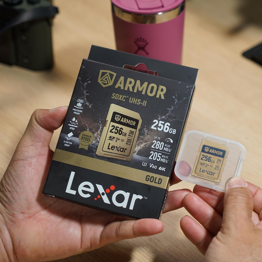 Thẻ nhớ Lexar ARMOR GOLD SDXC UHS-II thép không gỉ, chống nước, chống sốc, siêu bền | BigBuy360 - bigbuy360.vn