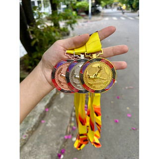 HUY CHƯƠNG KIM LOẠI BÓNG ĐÁ DÂY VÀNG