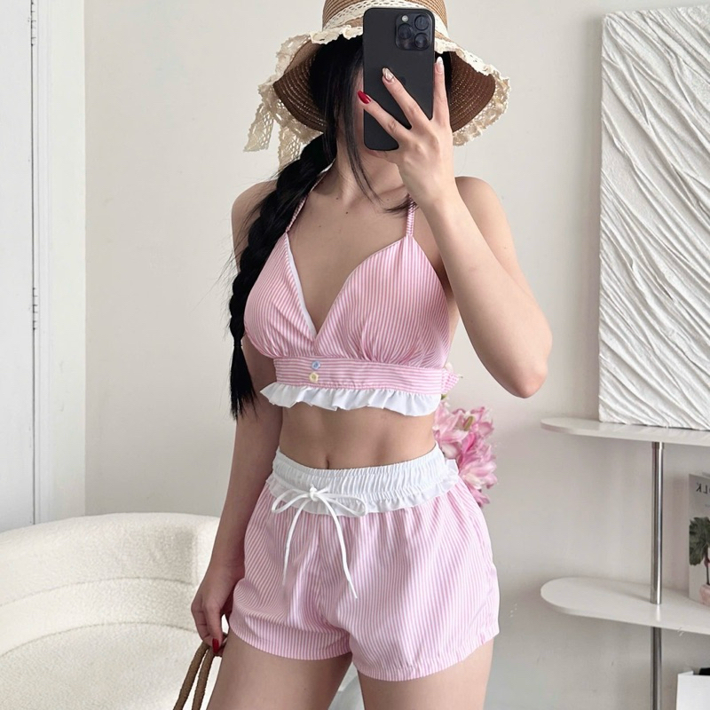 (Có size) Set Áo Bra Đi Biển Viền Bèo Đính Nút Kate Sọc và Quần Short Dây Rút | BigBuy360 - bigbuy360.vn