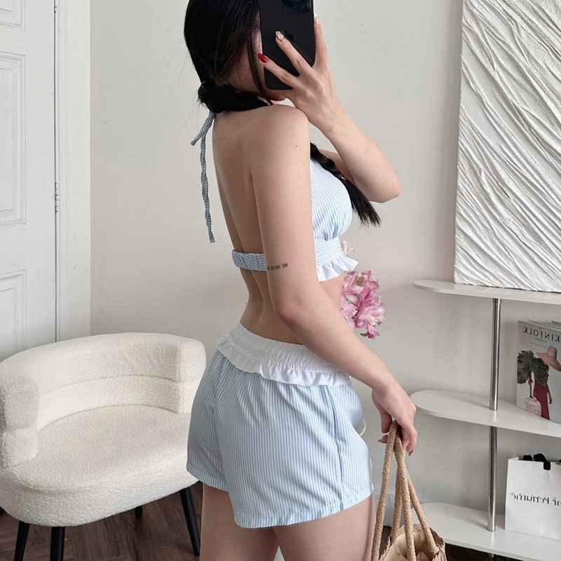 (Có size) Set Áo Bra Đi Biển Viền Bèo Đính Nút Kate Sọc và Quần Short Dây Rút | BigBuy360 - bigbuy360.vn