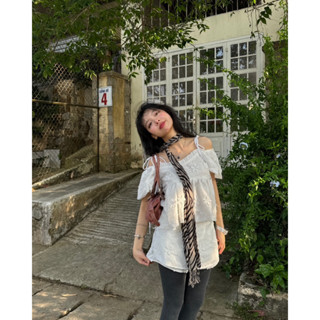 Ella Set - Set trắng hoa nổi mùa hè gồm áo trễ vai và quần giả váy tinh khôi đáng yêu