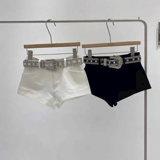 Quần Short Jeans Nữ dáng Ôm Cạp Cao Hách Dáng Quần Đùi Nữ Chất liệu Denim Mềm Co Giãn Không Kèm Đai