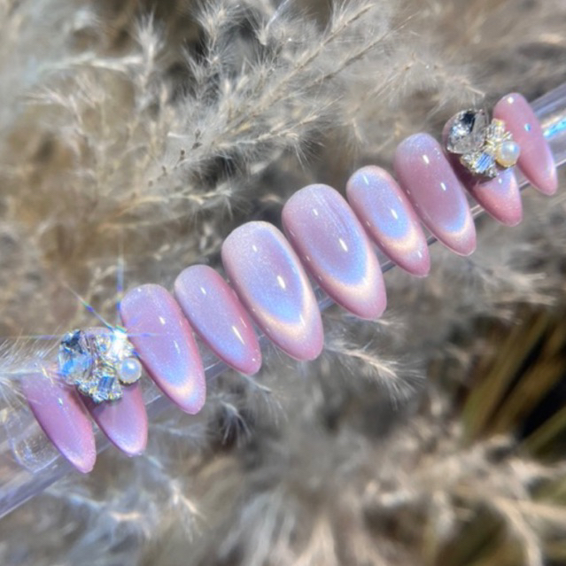 Nailbox thiết kế nền mắt mèo ánh trăng hồng from bầu aieeu bling bling phù hợp cho mọi lứa tuổi M407 by bao an nail