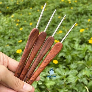  HÀNG SẴN Kim móc len Tri Vũ cán gỗ đàn hương đỏ - Kim móc Zhiyu 