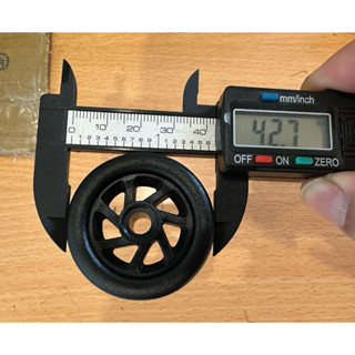 Bánh xe đơn thay thế bánh vali kéo có kèm trục đinh tán bánh xe chất lượng cao.