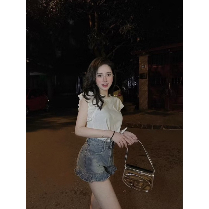 Quần Short Jeans Nữ Phối Bèo Cạp Cao Hách Dáng Quần Đùi Nữ màu Xanh Denim Chất liệu Mềm Mại Nữ Tính | BigBuy360 - bigbuy360.vn