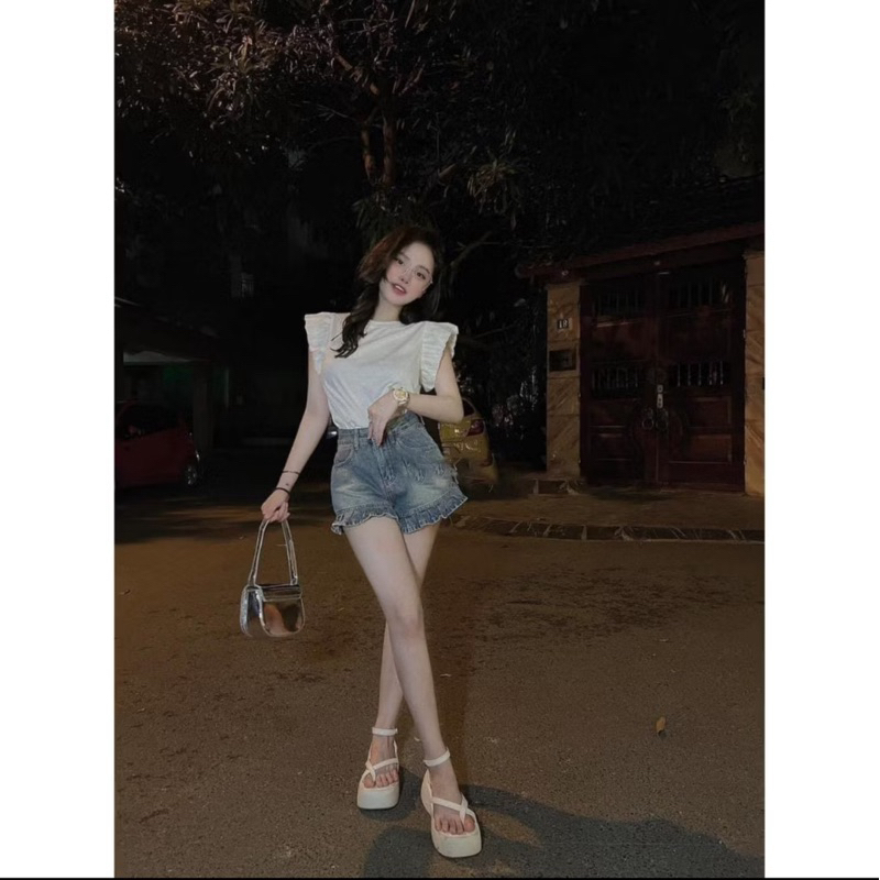 Quần Short Jeans Nữ Phối Bèo Cạp Cao Hách Dáng Quần Đùi Nữ màu Xanh Denim Chất liệu Mềm Mại Nữ Tính | BigBuy360 - bigbuy360.vn