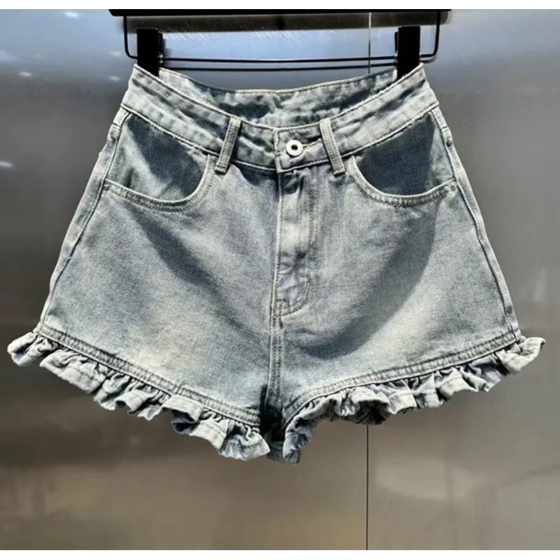 Quần Short Jeans Nữ Phối Bèo Cạp Cao Hách Dáng Quần Đùi Nữ màu Xanh Denim Chất liệu Mềm Mại Nữ Tính | BigBuy360 - bigbuy360.vn