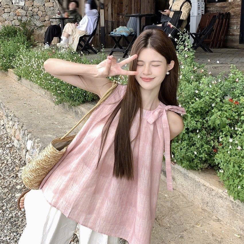 Áo babydoll cổ yếm thắt nơ lệch Yummy mùa hè bay bổng, Áo kiểu sát nách đi chơi dạo phố mát mẻ A40 | BigBuy360 - bigbuy360.vn