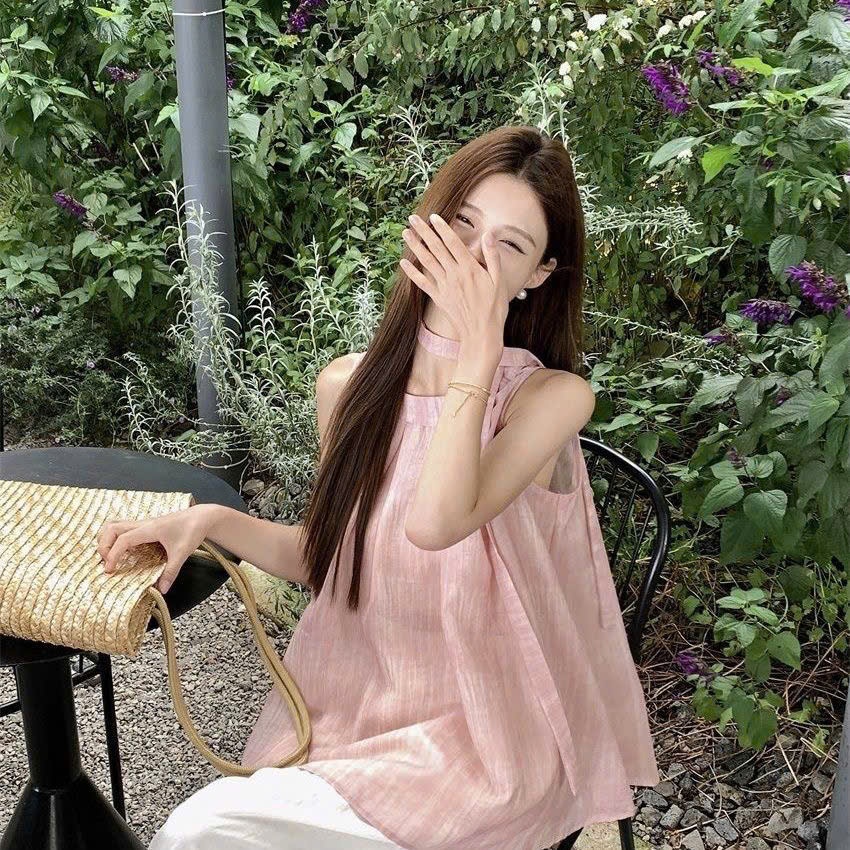 Áo babydoll cổ yếm thắt nơ lệch Yummy mùa hè bay bổng, Áo kiểu sát nách đi chơi dạo phố mát mẻ A40 | BigBuy360 - bigbuy360.vn