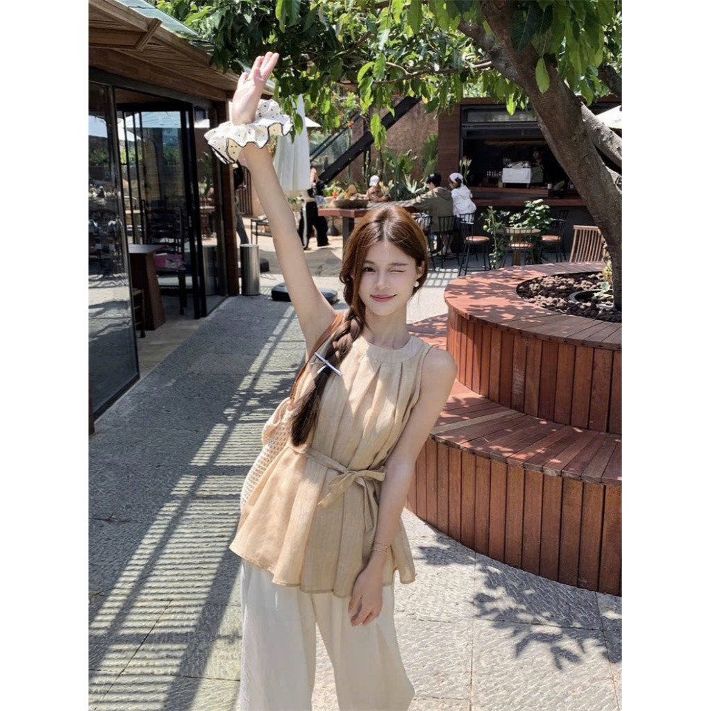 Áo babydoll cổ yếm thắt nơ lệch Yummy mùa hè bay bổng, Áo kiểu sát nách đi chơi dạo phố mát mẻ A40 | BigBuy360 - bigbuy360.vn