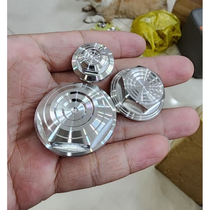 Bộ ốc mâm lửa salaya inox 304 mẫu thái trụ gắn dòng xe yamaha . Honda . Suzuki