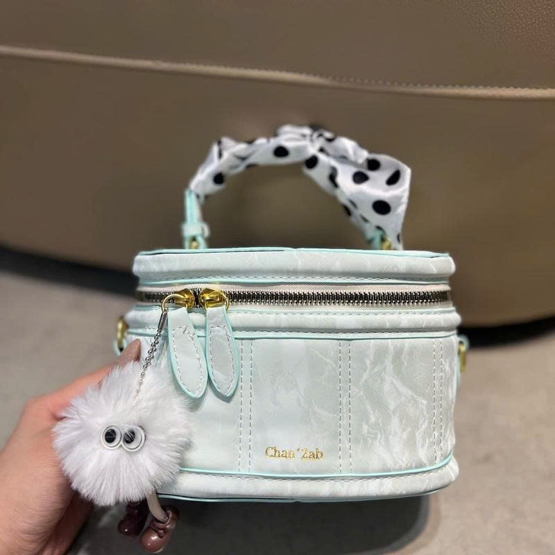 Túi cốp thời trang, túi cầm tay đeo chéo size 18cm chất dạ nhung kèm móc bông dễ thương DK048 | BigBuy360 - bigbuy360.vn