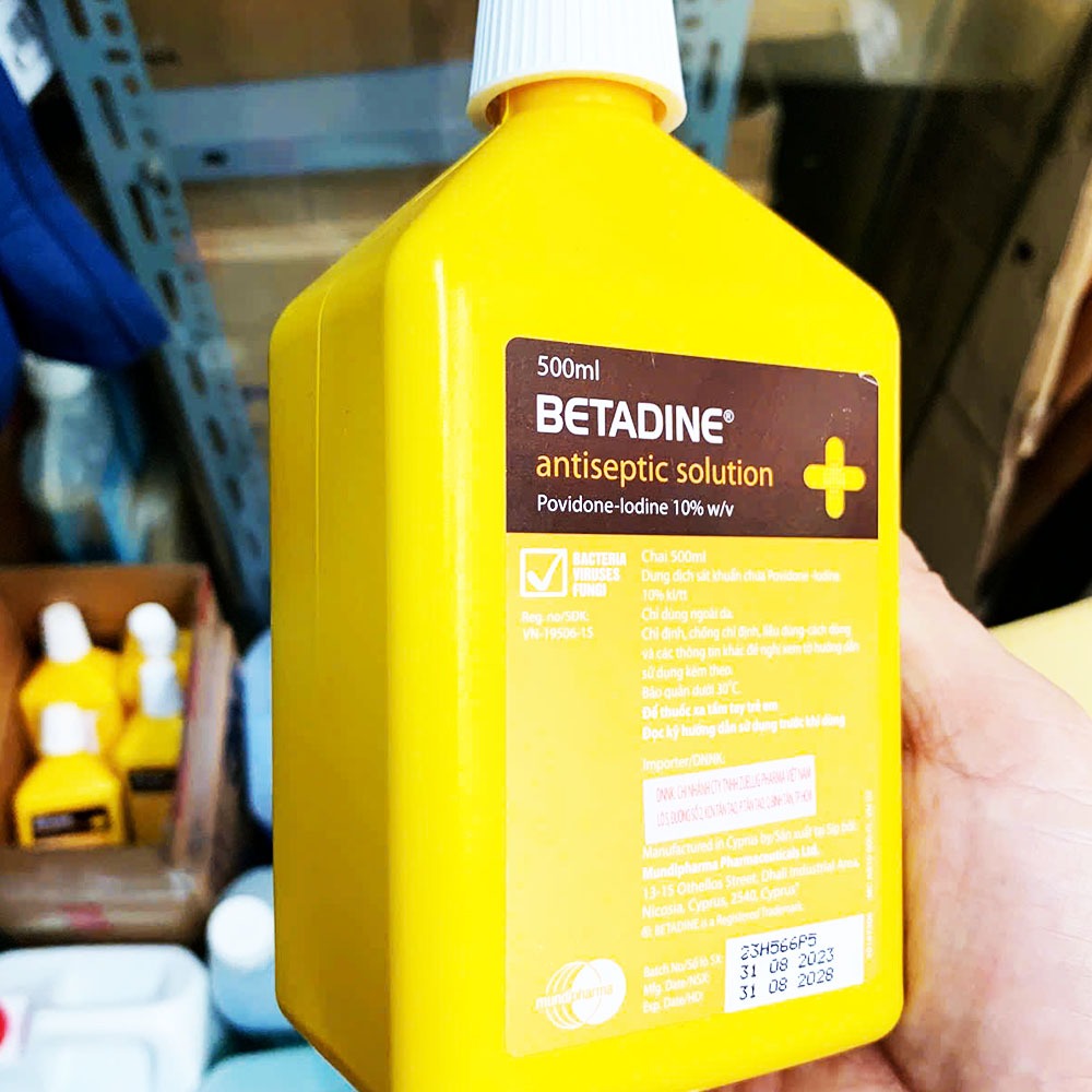 Dung dịch sát khuẩn y tế Betadine 500ml - Dung dịch sát khuẩn Betadine 500ml