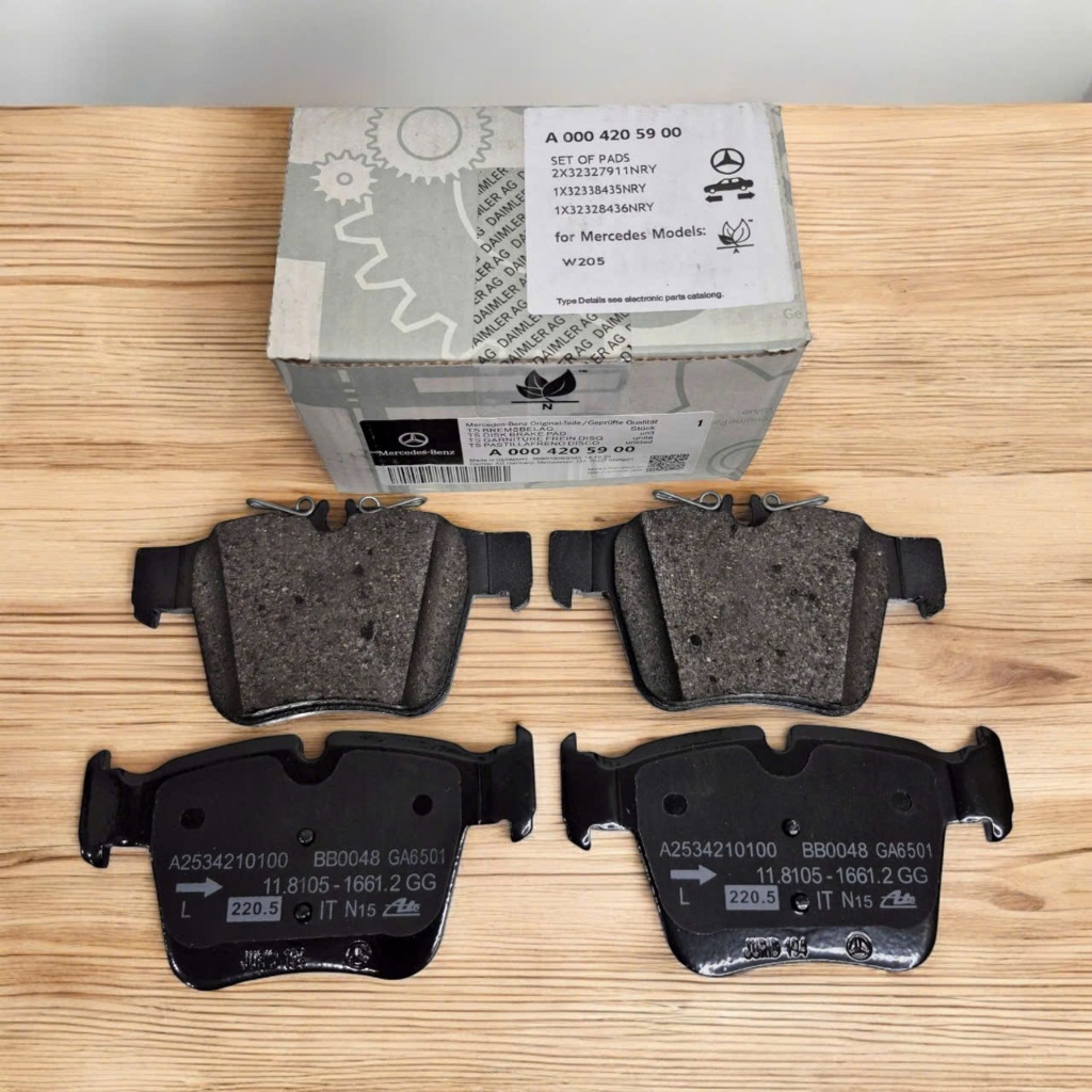 Má phanh sau Mercedes GLC250 GLC300