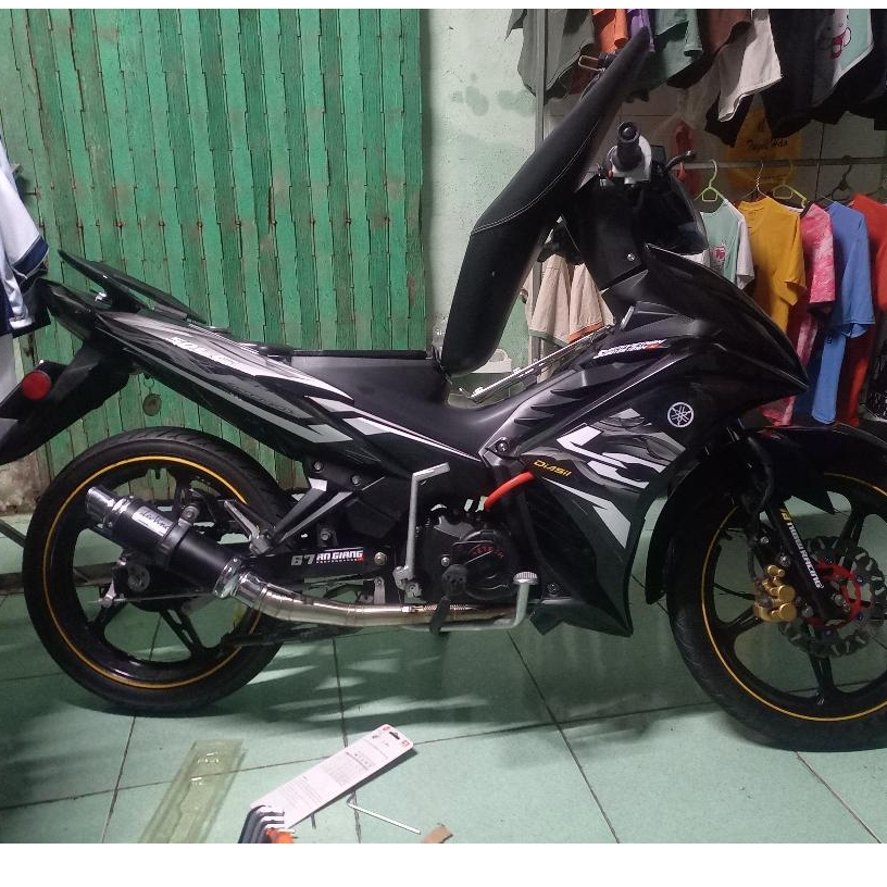 Tem exciter 135 - 50 LC V7 bạc đen