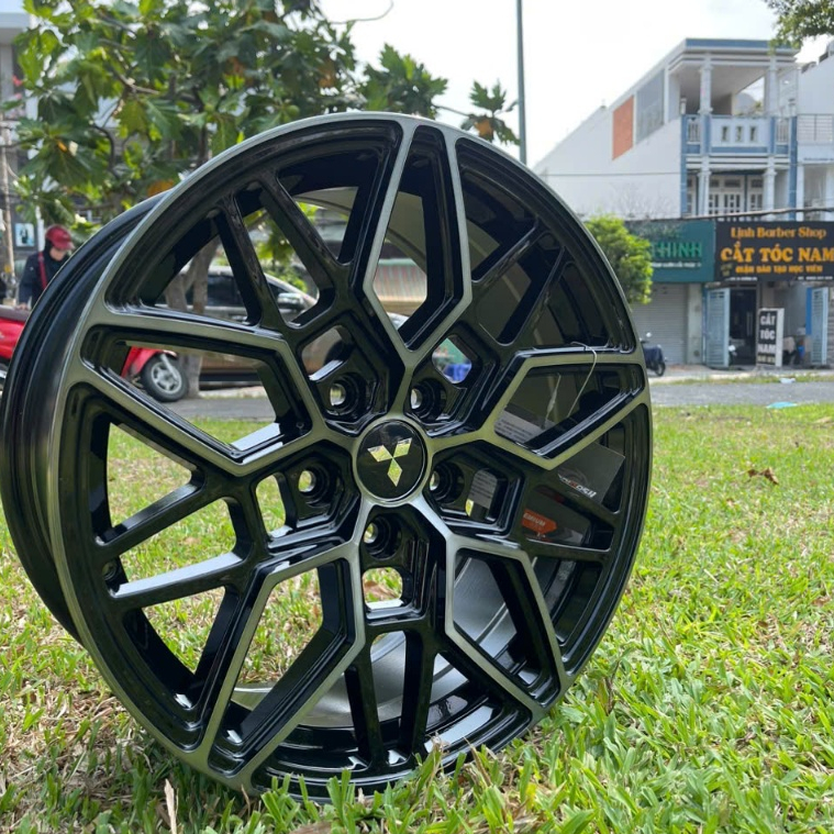 Mâm 17 inch vừa chân Mitsubishi Grandis, Xpander, Camry, Innova