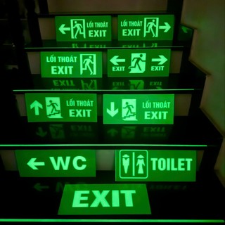 Biển báo dạ quang chỉ dẫn thoát hiểm exit dán tường