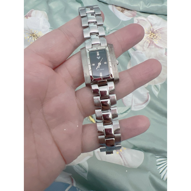 đồng hồ nữ hiệu valentino quartz