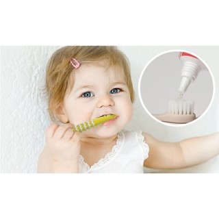 KEM ĐÁNH RĂNG K-MOM KMOM HÀN QUỐC CHO BÉ VỊ DÂU , TÁO, NHO