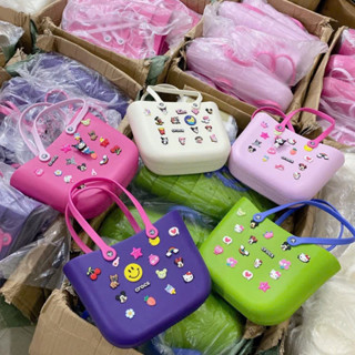 Túi Crocs Nữ - Túi xách Crocs 5 Màu Siêu Xinh, Túi Xách Crocs Đi Biển Đi Chơi Đi Du Lịch Hottrend 2024 tặng full charm