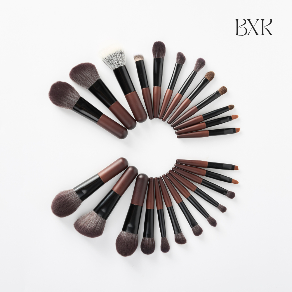 Bộ cọ trang điểm 12 cây mini thân gỗ chắc chắn kèm theo túi đựng tiện lợi BXK COSMETICS