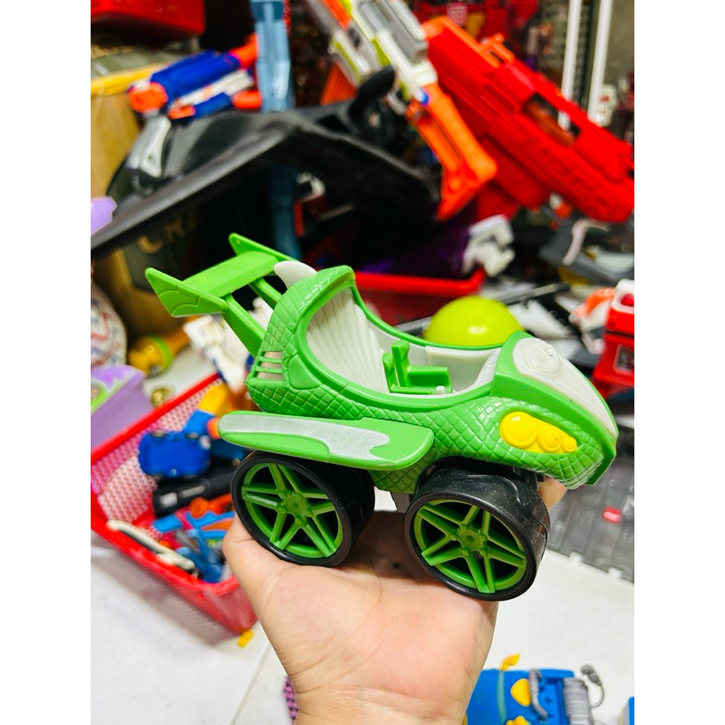 Mô hình xe PJ MASKS Gekko Action Figure and Green Vehicle