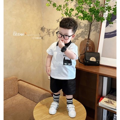 Set bộ cộc tay Beemo in mặt Batman vải cotton cá sấu, quần kaki mát mẻ, thấm hút mồ hôi cho bé từ 1 - 7 tuổi 22176B