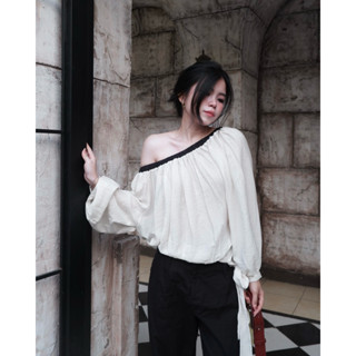  BORA TOP | HeibyHer | Áo babydoll lệch vai phối viền thắt nơ eo form rộng Hàn  Trắng Xanh  