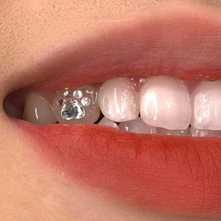 Đá đính răng 50 viên sáng đẹp đá chân bằng và chân nhọn có tặng bút và keo