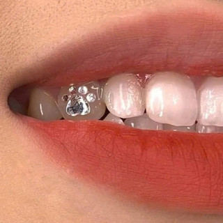 Đá đính răng hộp chân bằng và chân nhọn có tặng kèm keo và bút 10v/ 1 hộp