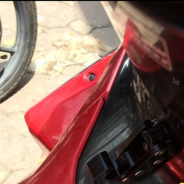 Móc treo đồ xe máy