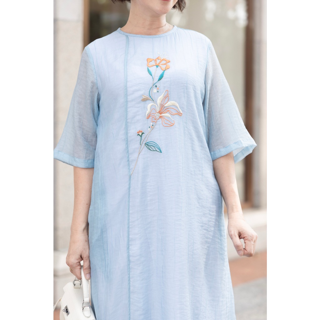 M COLLECTION | Đầm Nữ Trung Niên Tặng Mẹ Phom Suông Tơ Xốp Mềm Nhẹ Mặc Thoáng Mát Thêu Hoa - D12206 | BigBuy360 - bigbuy360.vn