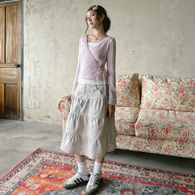 JANET STUDIO • Chân váy lửng cạp trễ