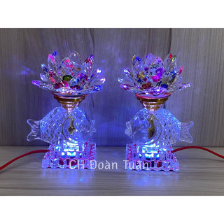 Cặp đèn bàn thờ pha lê hoa sen đổi màu cao 18cm - Thân pha lê cá