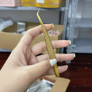 Nhíp volum hoa hồng đen