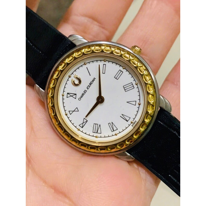 Đồng hồ Charles Jourdan Thuỵ dây da nữ lên tay bao đẹp.