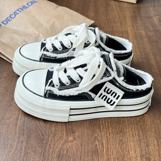 Giày thể thao nữ Tua Rua Đạp Gót Đế Nhẹ YONA