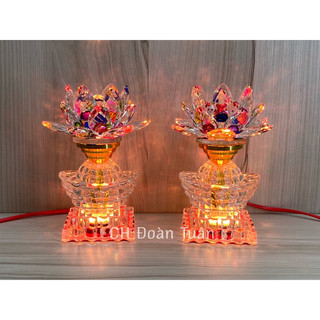Cặp đèn bàn thờ pha lê hoa sen đổi màu thân thỏi vàng cao 17cm