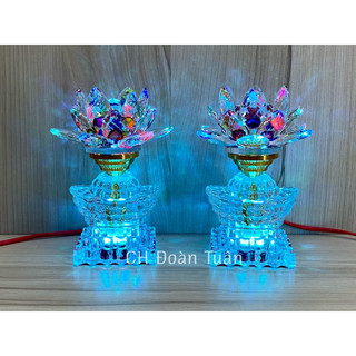 Cặp đèn bàn thờ pha lê hoa sen đổi màu thân thỏi vàng cao 17cm