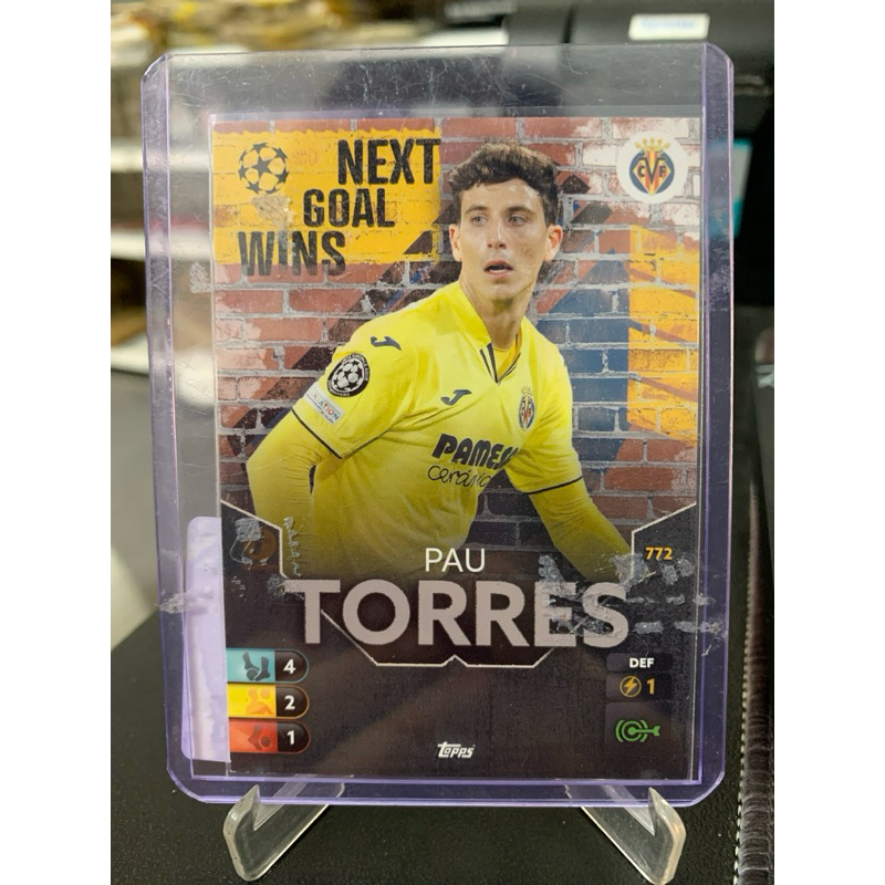 Thẻ Bóng Đá #H558 Pau Torres Villarreal Topps Total Football