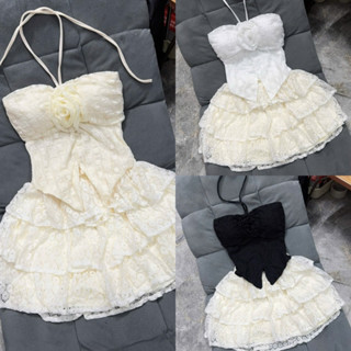 Set Áo Ren Cổ Yếm Đính Bông Xẻ Tà Nhọn Mix Chân Váy Ren Tầng